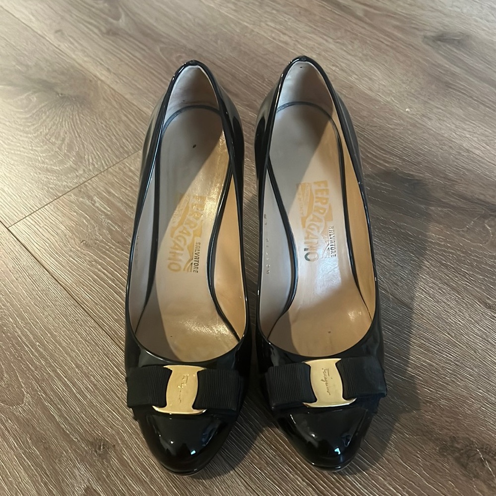 Salvatore Ferragamo Vara Pump